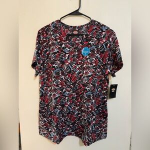 Dickies Women’s Multi-Color Patterned Scrubs V Neck Top 2-Pocket. NWT